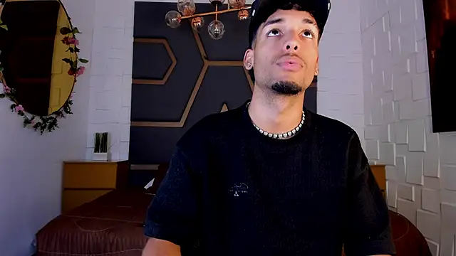 Thiagoferreti online show from December 2025 07:31:01 PM