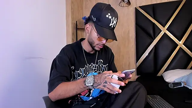 Thiagoferreti online show from March 2026 03:45:01 AM