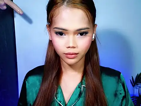 Snapshot of ur_holly_lexie chatting on November 2025 05:06:01 PM ur holly lexie online show from November 2025 05:06:01 PM