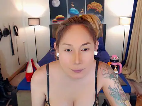 Allysonevanns online show from January 2026 01:00:02 AM