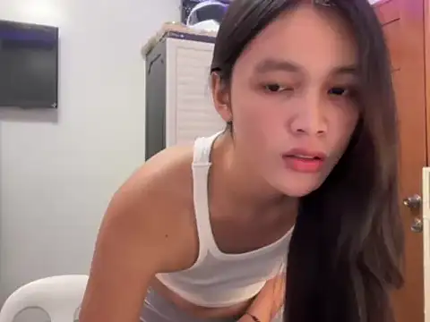 itsBldreina online show from February 2026 12:25:01 PM