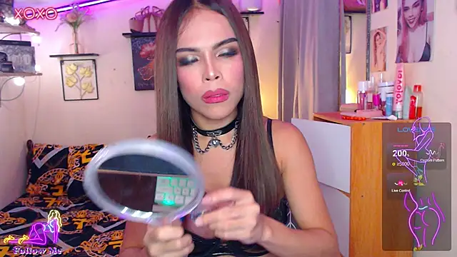 Snapshot of izabella_moore chatting on November 2025 08:02:01 AM izabella moore online show from November 2025 08:02:01 AM