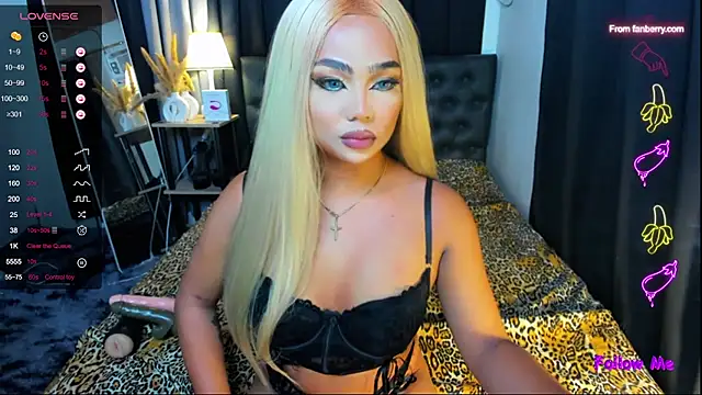 Snapshot of ScarletgraysonX chatting on September 2025 02:33:01 AM ScarletgraysonX online show from September 2025 02:33:01 AM