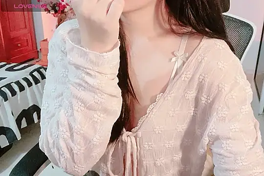 Snapshot of ___Daisy___ chatting on October 2025 07:38:01 PM Daisy online show from October 2025 07:38:01 PM