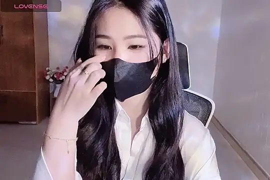 Snapshot of ___Daisy___ chatting on December 2025 02:23:02 PM Daisy online show from December 2025 02:23:02 PM