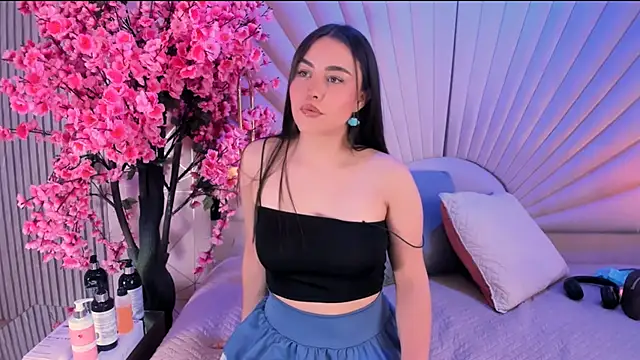 HannaCollins  online show from March 2026 03:34:01 PM