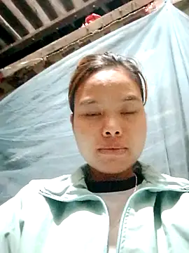 Snapshot of CloudyChu chatting on November 2025 06:03:01 AM CloudyChu online show from November 2025 06:03:01 AM