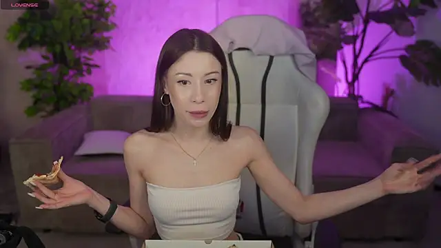 Selena Glow online show from April 2026 08:14:02 PM