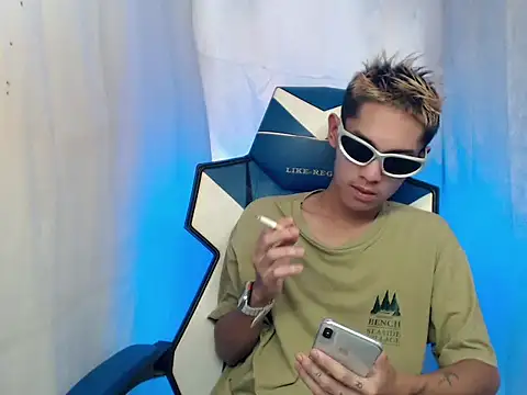 riks tyler online show from December 2025 01:56:02 AM