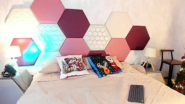 Snapshot of ArielleWilde chatting on December 2025 04:30:02 AM ArielleWilde online show from December 2025 04:30:02 AM