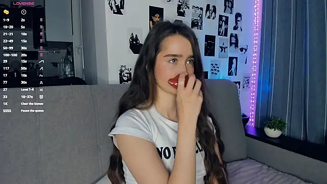 Snapshot of lovelyalivia chatting on November 2025 09:26:02 AM lovelyalivia online show from November 2025 09:26:02 AM