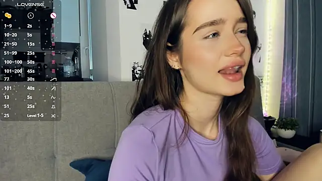 Snapshot of lovelyalivia chatting on December 2025 09:47:01 AM lovelyalivia online show from December 2025 09:47:01 AM