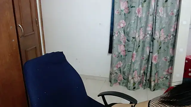 alejandralatina online show from November 2025 03:20:02 AM