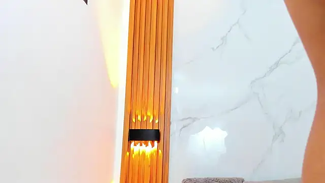 Snapshot of IsabellaMonet chatting on November 2025 11:21:01 AM IsabellaMonet online show from November 2025 11:21:01 AM