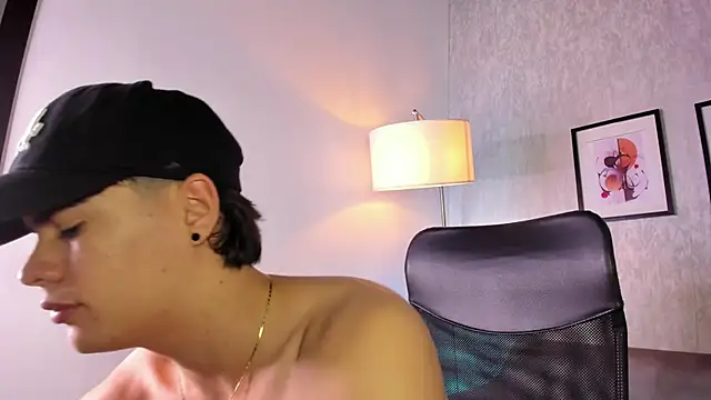 Snapshot of BenitoSaenz chatting on October 2025 11:42:01 AM BenitoSaenz online show from October 2025 11:42:01 AM