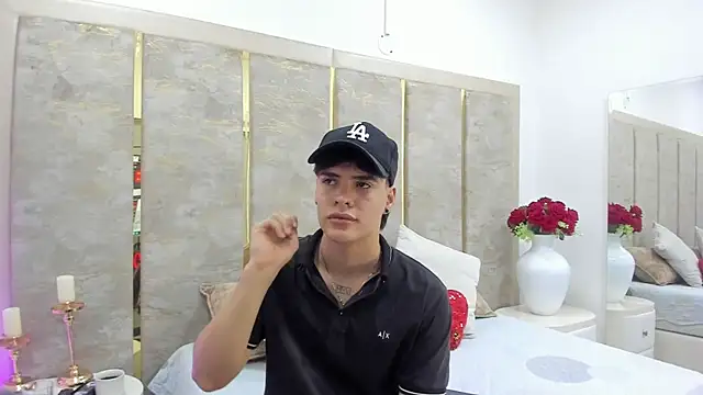 Snapshot of BenitoSaenz chatting on October 2025 11:39:02 AM BenitoSaenz online show from October 2025 11:39:02 AM