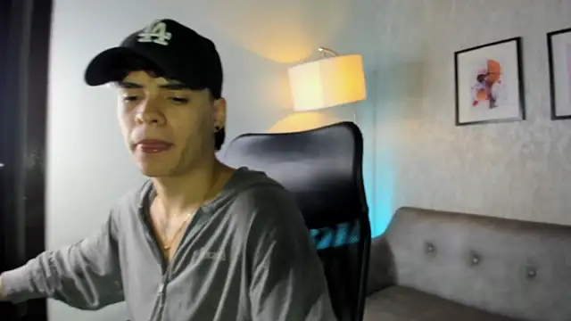 Snapshot of BenitoSaenz chatting on October 2025 11:40:01 AM BenitoSaenz online show from October 2025 11:40:01 AM