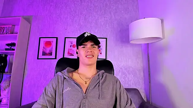 Snapshot of BenitoSaenz chatting on November 2025 12:06:02 PM BenitoSaenz online show from November 2025 12:06:02 PM