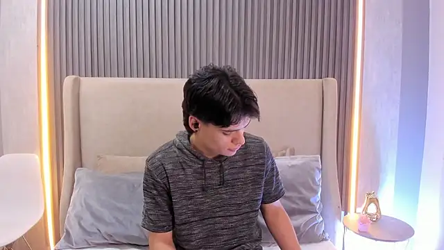 Snapshot of BenitoSaenz chatting on November 2025 11:54:02 AM BenitoSaenz online show from November 2025 11:54:02 AM