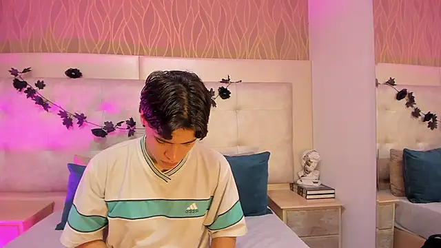 Snapshot of BenitoSaenz chatting on December 2025 12:36:01 PM BenitoSaenz online show from December 2025 12:36:01 PM