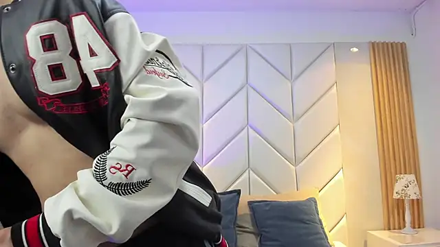 Snapshot of BenitoSaenz chatting on December 2025 04:01:02 PM BenitoSaenz online show from December 2025 04:01:02 PM