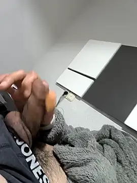 Franmrd95 online show from March 2026 04:16:01 AM