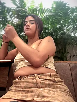 Kaily Sweet16 online show from October 2025 07:37:01 PM