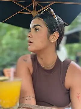 Kaily Sweet16 online show from April 2026 06:41:01 PM