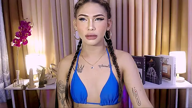 Snapshot of Megan_sativa chatting on October 2025 03:59:02 AM Megan sativa online show from October 2025 03:59:02 AM