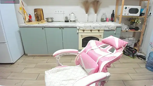 LinaElasm online show from August 2026 08:52:02 PM