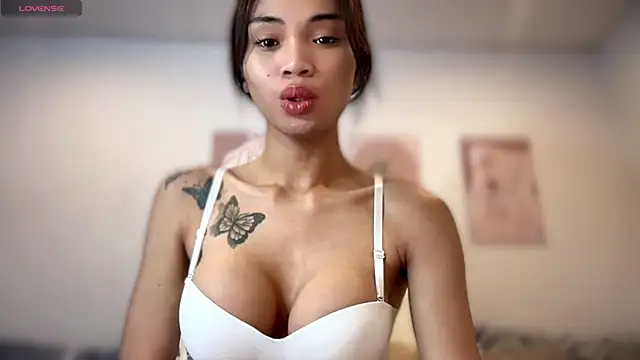 Angelfabxx online show from March 2026 10:28:01 PM