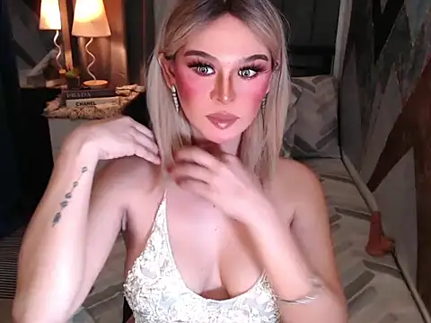 superhotangelxx online show from April 2026 12:14:02 AM