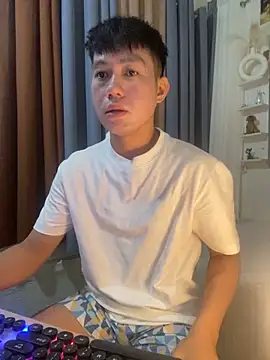 xshyboyx online show from October 2025 02:58:02 AM