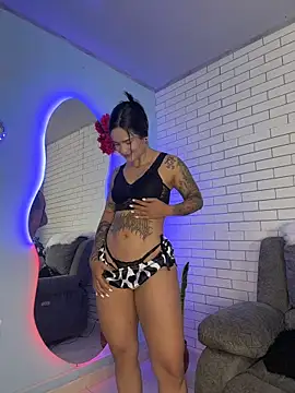 Snapshot of Im_Fernanda chatting on November 2025 11:02:02 AM Im Fernanda online show from November 2025 11:02:02 AM