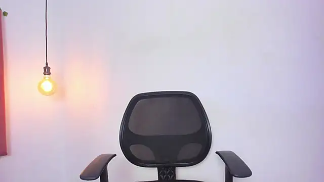 ana foxi online show from April 2026 08:28:02 PM