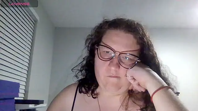 Snapshot of emberlynnix chatting on July 2026 05:10:02 AM emberlynnix online show from July 2026 05:10:02 AM