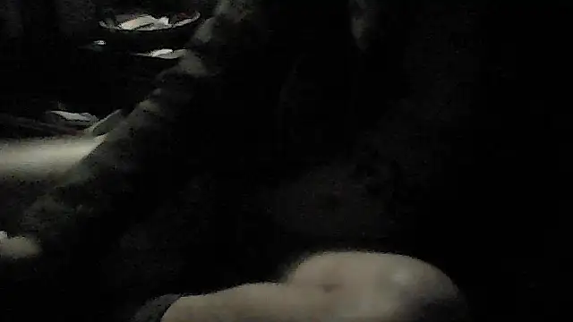 Snapshot of Twoslipperywhenwett chatting on November 2025 07:35:01 PM Twoslipperywhenwett online show from November 2025 07:35:01 PM