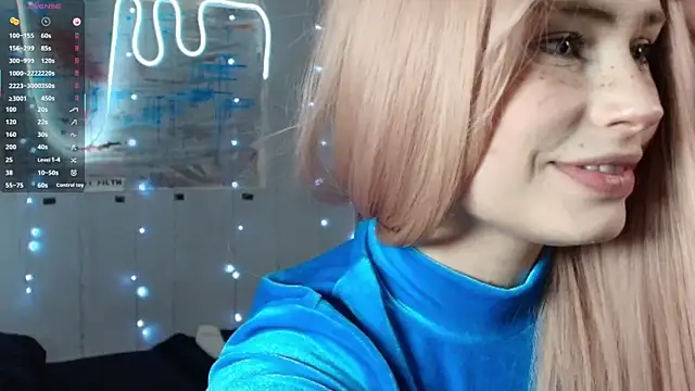 PieraMarch online show from September 2025 07:03:02 PM