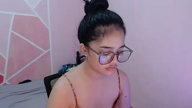 Snapshot of aaliyah_walker chatting on November 2025 10:48:01 AM aaliyah walker online show from November 2025 10:48:01 AM