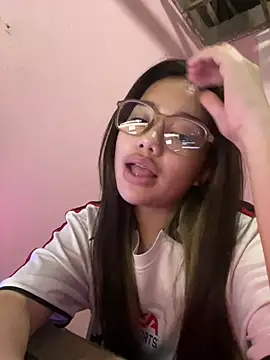 aaliyah walker online show from July 2026 01:29:01 PM