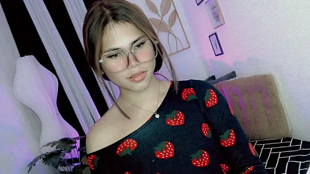 Snapshot of PrettyBlythes_TS chatting on May 2026 02:57:01 PM PrettyBlythes TS online show from May 2026 02:57:01 PM