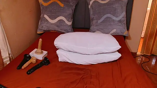 lunasexyXx online show from February 2026 07:38:01 AM