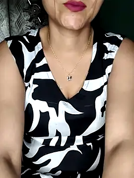 Snapshot of Horny_Shalu chatting on September 2025 05:35:02 PM Horny Shalu online show from September 2025 05:35:02 PM