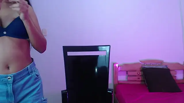 Snapshot of kyra_fox_ chatting on November 2025 12:27:02 PM kyra fox online show from November 2025 12:27:02 PM