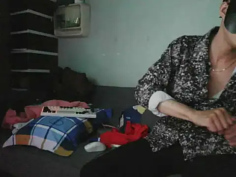 Snapshot of boyhigh1997 chatting on December 2025 07:12:01 AM boyhigh1997 online show from December 2025 07:12:01 AM