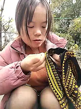 Snapshot of Rioo122 chatting on December 2025 01:47:02 AM Rioo122 online show from December 2025 01:47:02 AM