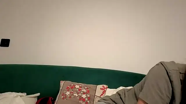 Kisacka online show from November 2025 02:08:02 PM