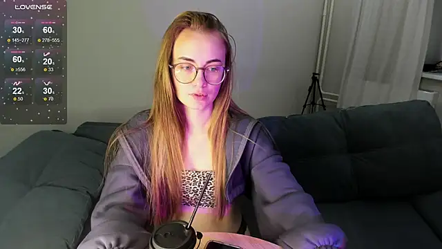 Snapshot of MewStella chatting on October 2025 11:45:02 PM MewStella online show from October 2025 11:45:02 PM