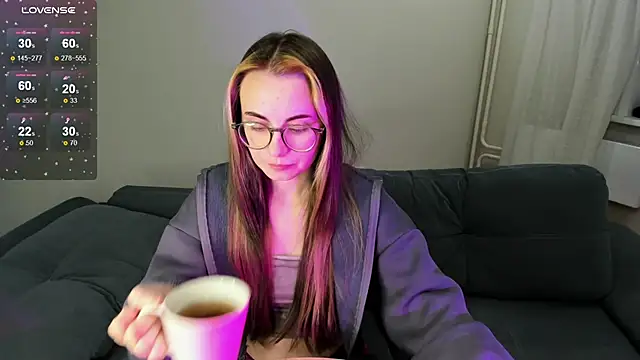 Snapshot of MewStella chatting on November 2025 11:59:01 PM MewStella online show from November 2025 11:59:01 PM