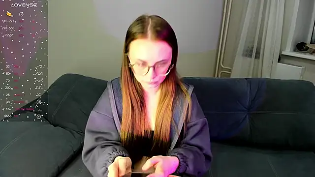 Snapshot of MewStella chatting on December 2025 07:45:02 PM MewStella online show from December 2025 07:45:02 PM